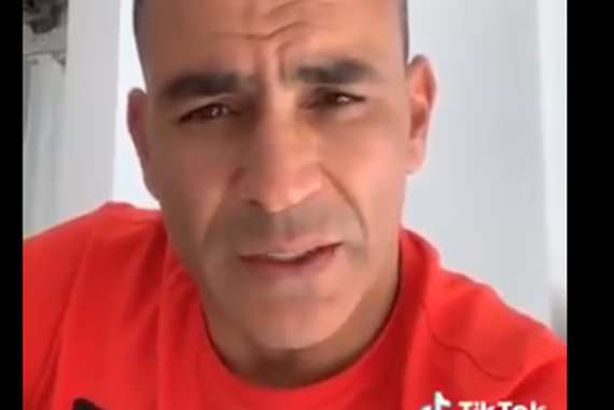 عصام الحضري