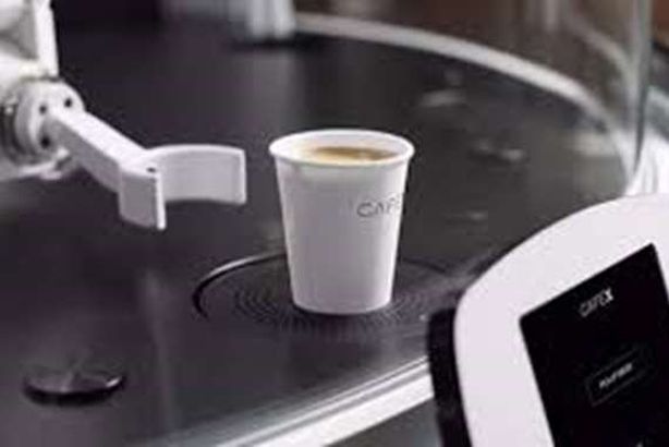 يحضر القهوة بطائرة