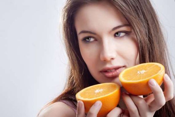 البرتقال والعسل للحصول علي بشرة مشرقة

