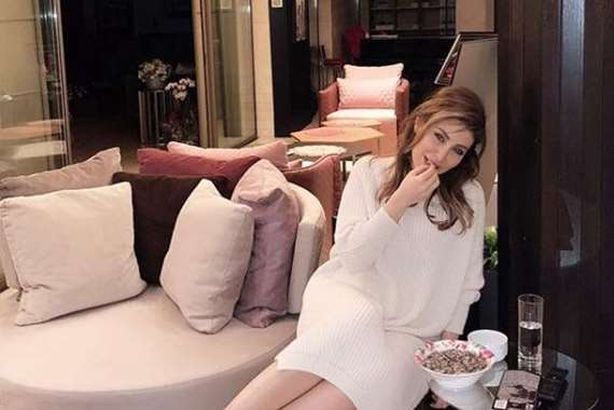 الفنانة يارا