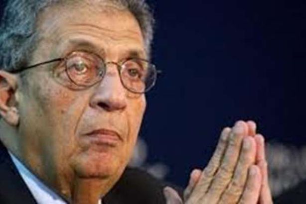 عمرو موسى ينعي "عزة العشماوي" بعبارة مؤثرة