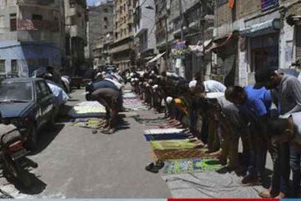 إقامة صلاة الجمعة في دولة إسلامية رغم الحظر