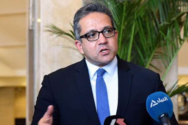 وزير السياحة