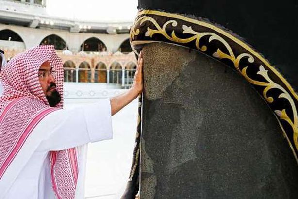 غسل الكعبة المشرفة وتعقيمها من كورونا