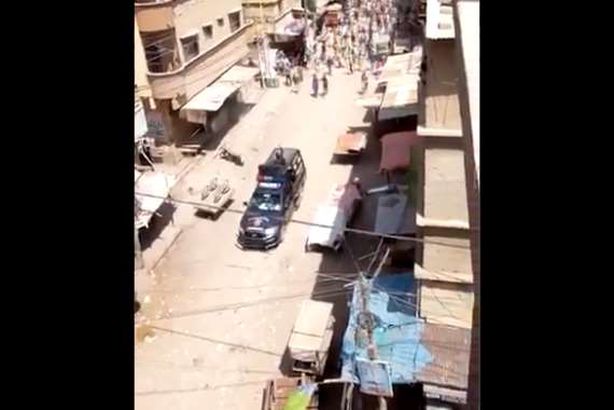 ملاحقات لسيارة شرطة حاولت إغلاق مسجد بدولة إسلامية