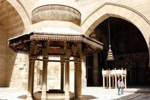 مدرسة وخانقاه