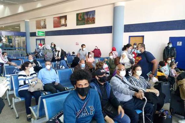 مطار مرسى علم يستقبل  298 مصريا من العالقين في واشنطن