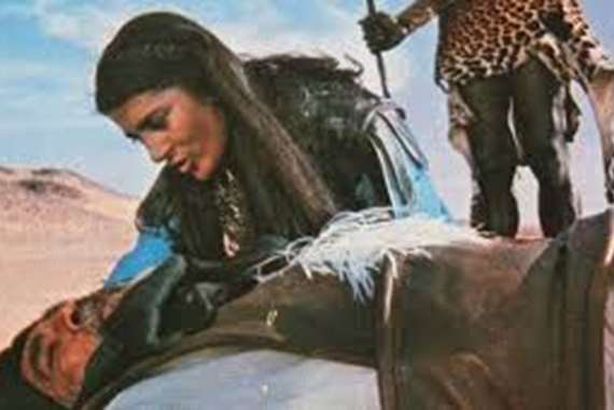 مثّلت بجثة حمزة.. هند متنكرة في فتح مكة " ماذا فعل عمر"