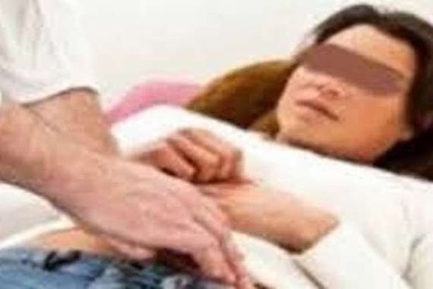 يتحرش بمريضاته أثناء الفحص.. ماذا حدث