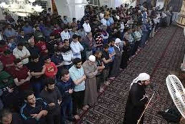 أول دولة عربية تعلن عن عودة صلاة الجماعة وفتح المقاهي