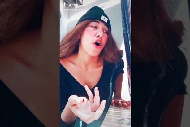 منة عبدالعزيز