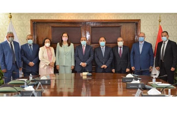 وزراء التنمية والتخطيط والمالية والإنتاج الحربي