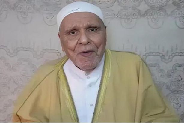 196-183530-date-place-egyptian-artist-naim-issa-2