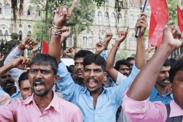 مليون موظف يضربون في الهند احتجاجاً على الخصخصة