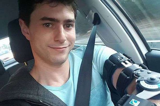 سجن مدرب جمباز بعد معاشرته فتاة صغيرة لعدة سنوات 
