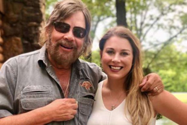 ابنة المغني الأمريكي، هانك ويليامز جونيور