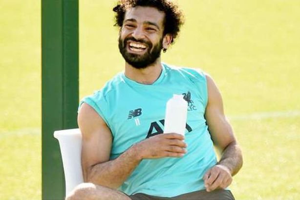 فيفا يحتفل بـ" صلاح" في عيد ميلاده الـ 28