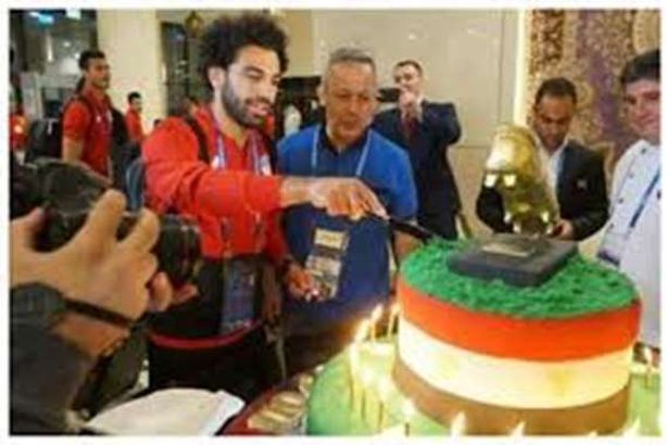 «كوميكسات ساخرة وتخطي أزمات» في عيد ميلاد " صلاح" الـ 28