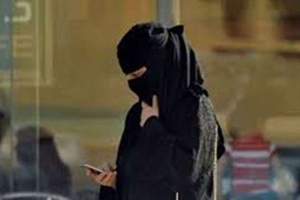 ابتزّها بفضح صورها.. لن تتخيل ما فعلته فتاة سعودية