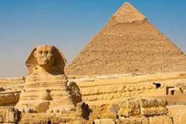 الأهرامات بناها كائنات فضائية لتوليد الكهرباء