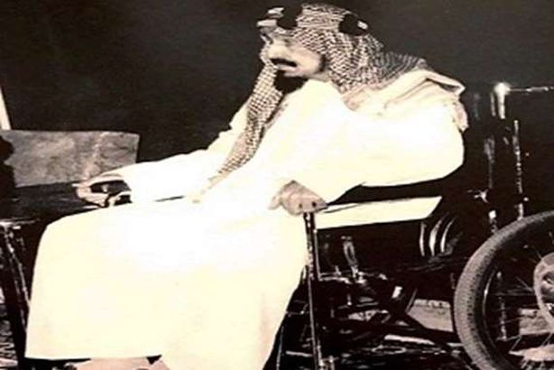 صورة مؤثرة لمؤسس السعودية على كرسي متحر ك.. لن تتخيل السبب