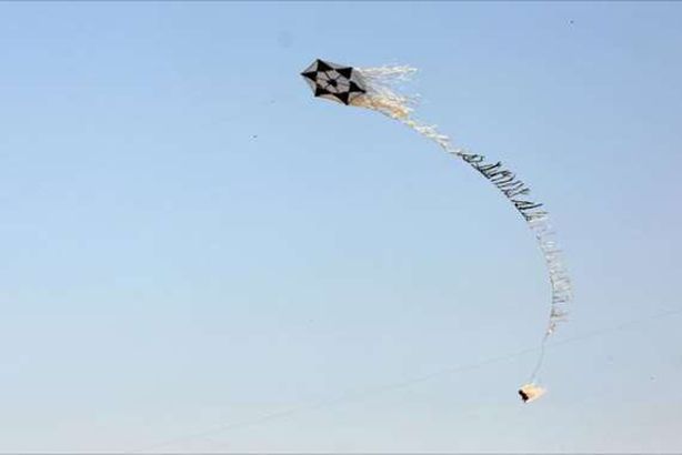 الطائرات الورقية