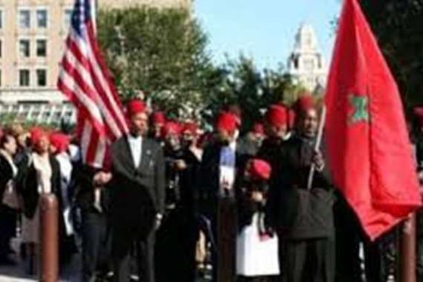 ظهور أتباع "النبي نوبل" في احتجاجات أمريكا.. طائفة بدولة عربية