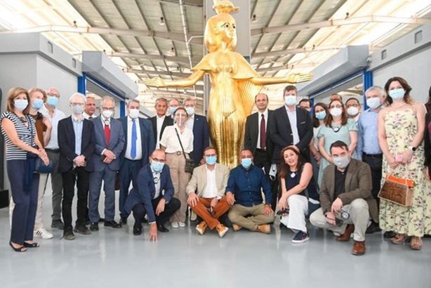 السياحة تنظم زيارة لـ 20 سفير أجنبي لأول مصنع المستنسخات الأثرية في الشرق الأوسط
