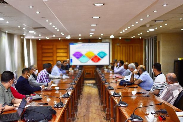 اجتماع وزير المالية مع هيئة التامين الصحي