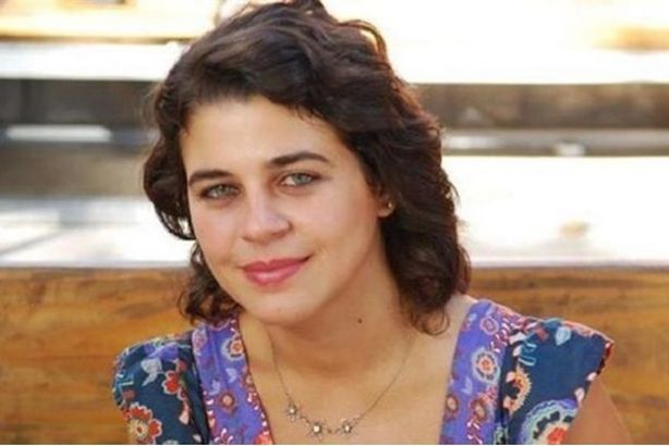 173-235945-mona-hla-egypt-crying-acting_700x400