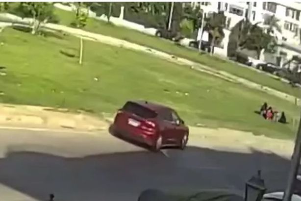 4535454534_776_042139