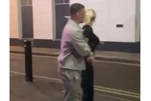 6860ff2e4c59b7328e618fb8