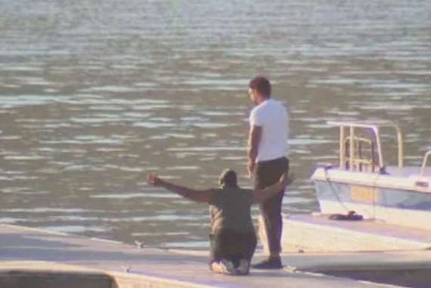 صورة مؤثرة لوالدة الممثلة الأمركية المفقود «نايا ريفيرا»