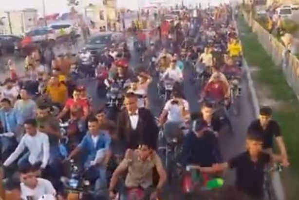 أغرب حفل زفاف بمدينة عربية  لصاحب محل درجات نارية