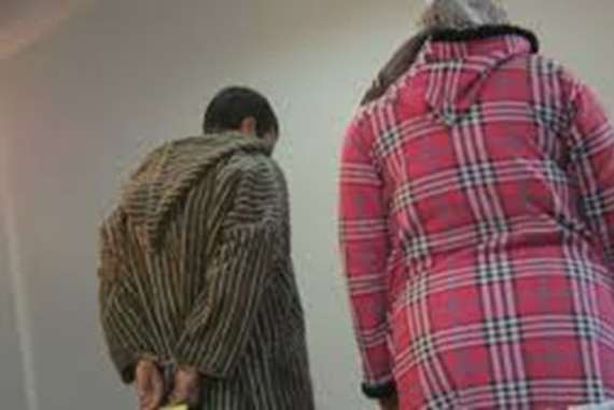 تفاصيل صادمة.. في أحضان عشيقها 3 أيام بجوار جثة زوجها