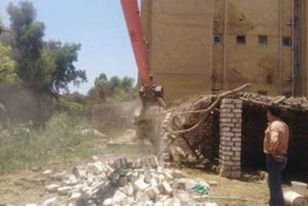 إزالة تعديات علي أراضي الدولة 

