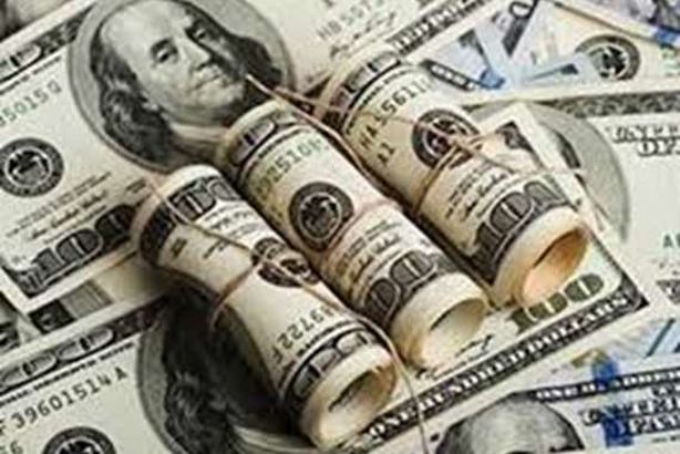 الدولار يعاود استقراره .. ويسجل هذا الرقم