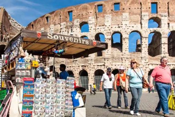 روما قد تعود إلى الإغلاق بعد تصاعد إصابات كورونا 
