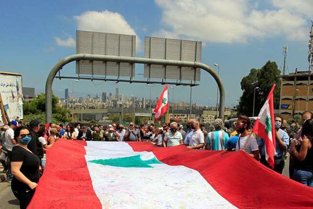 انتحار مسن يهز لبنان