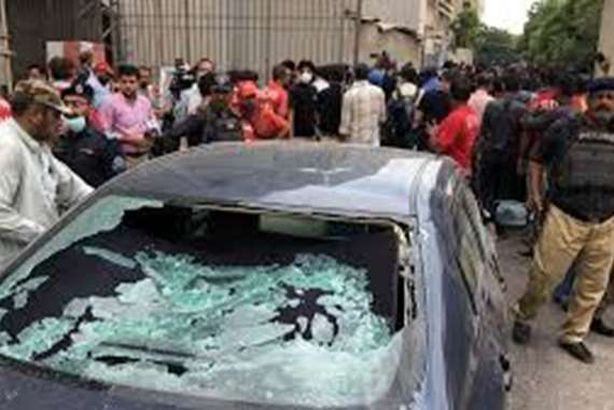 أب ينتحر حرقا مع نجله.. بعد وفاة زوجته بكورونا