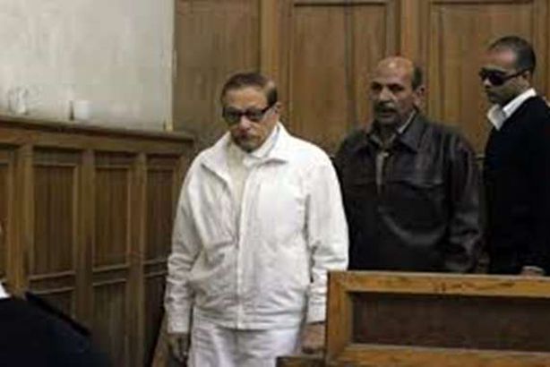 صفوت الشريف يسلم نفسه.. والنقض تحدد جلسة للنطق في " الكسب غير المشروع"