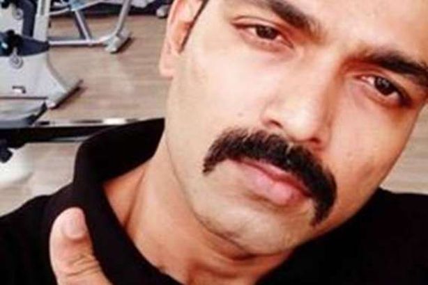 انتحار ممثل شهير في ظروف غامضة 
