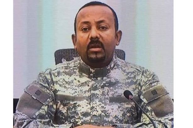 آبي-أحمد-بالزي-العسكري