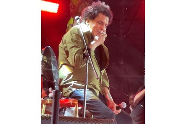 77785-بكاء-محمد-منير