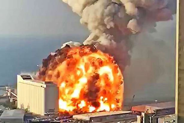 خبير متفجرات يكشف مفاجأة صادمة عن انفجار بيروت 
