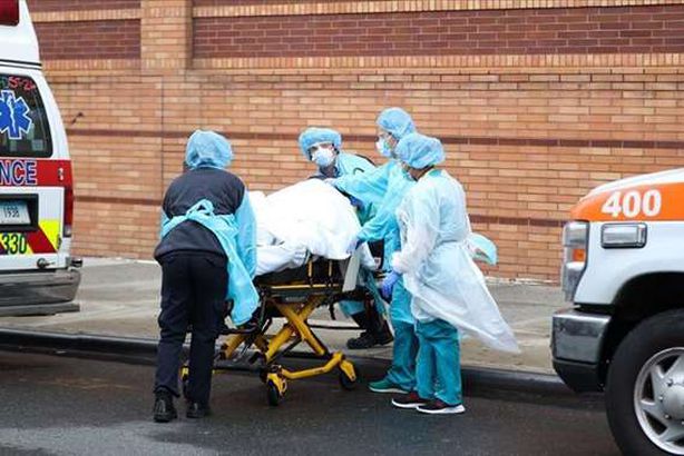 4 محاذير تهدد الأمريكيين بـ «أسوأ سقوط» في التاريخ