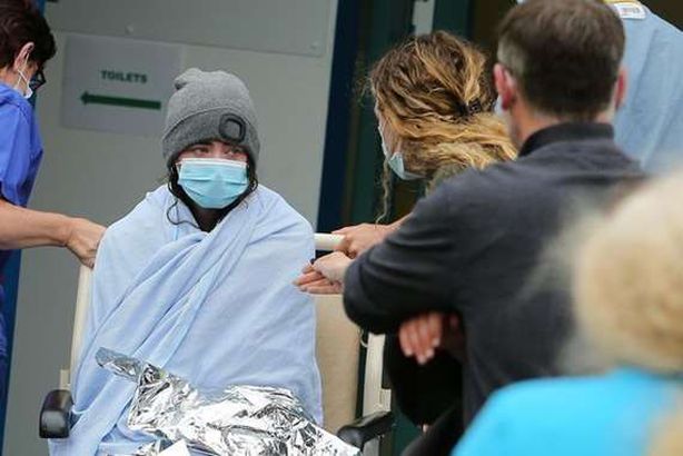 عوامة تنقذ فتاتين من الموت بعد أن علقتا في البحر 15 ساعة