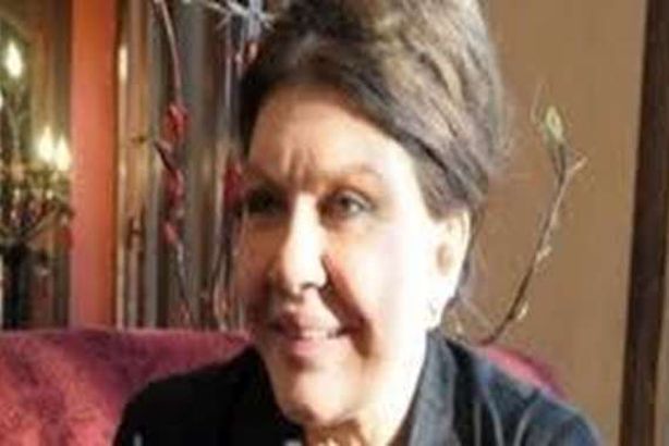 في عمر الـ 16 عاما.. صورة نادرة لشويكار بفستان الزفاف