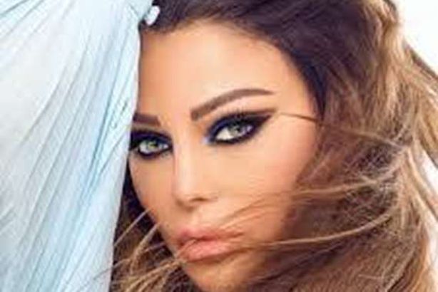 صورة لوالدة هيفاء وهبي تشعل مواقع التواصل