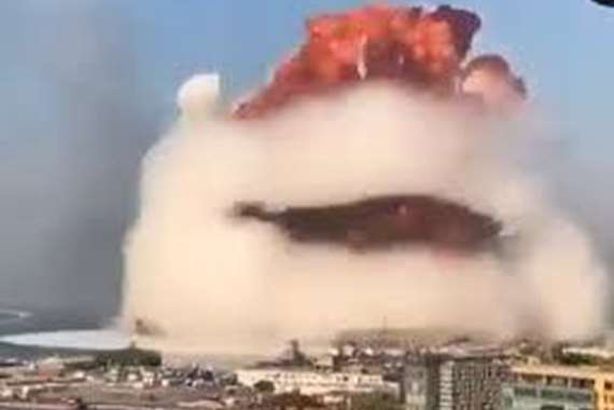 بعد بيروت.. آلاف الكيلوهات من نترات الأمونيوم داخل مخزن بهذه الدولة